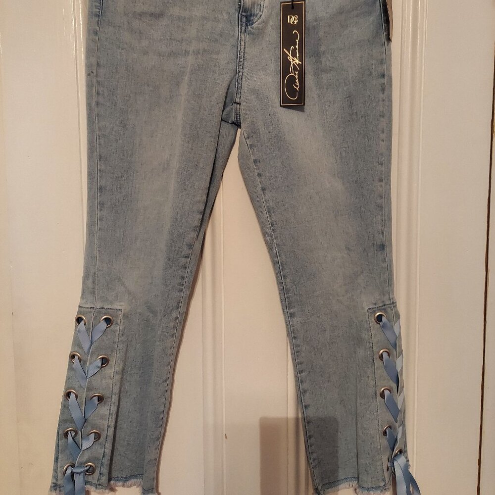 NWT DG2 by Diane Gilman Flare Leg Jeans in Chambray with Ribbon Tie Accent sz 12
